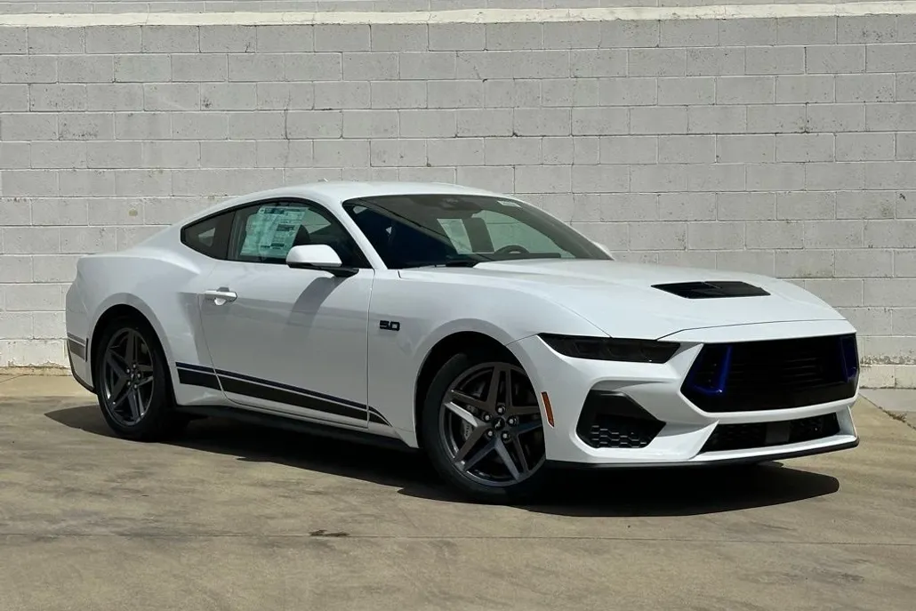 2025 Ford Mustang GT Premium photo 1
