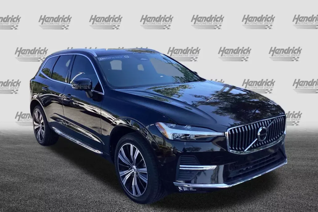 2023 Volvo XC60 Plus photo 1