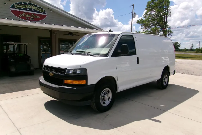 2021 Chevrolet Express 2500 Cargo photo 1