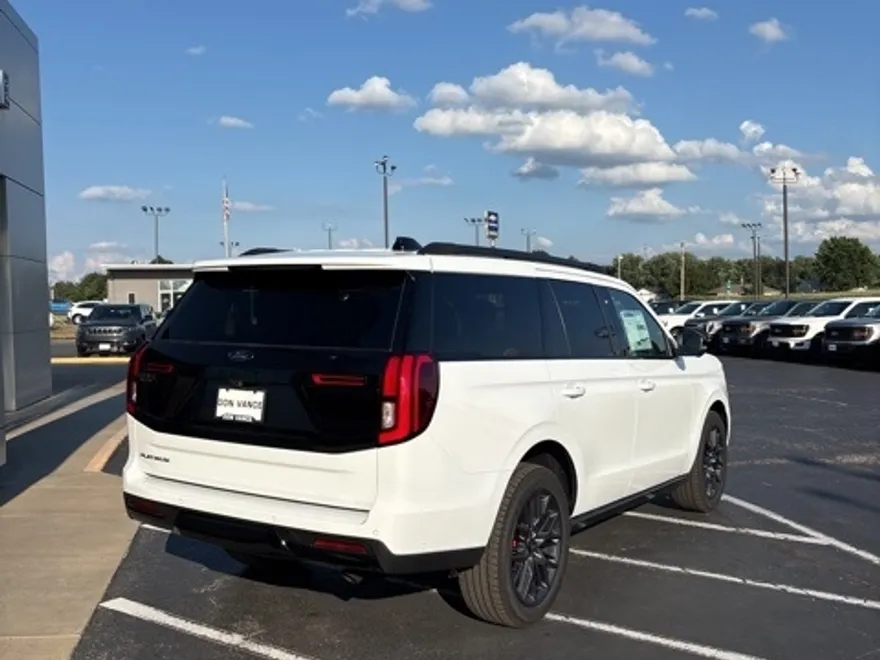 2025 Ford Expedition Platinum photo 1