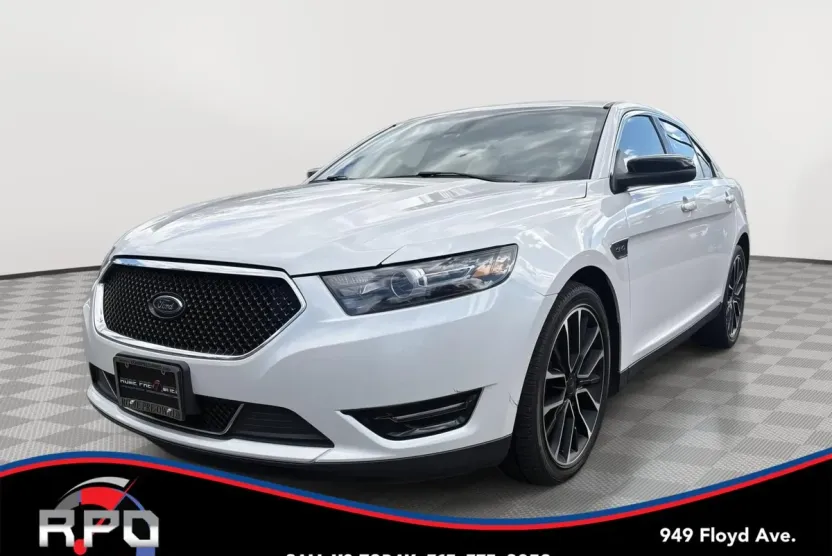 2017 Ford Taurus SHO photo 1