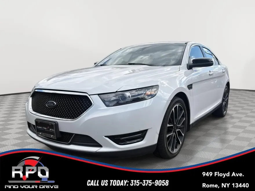 2017 Ford Taurus SHO photo 1