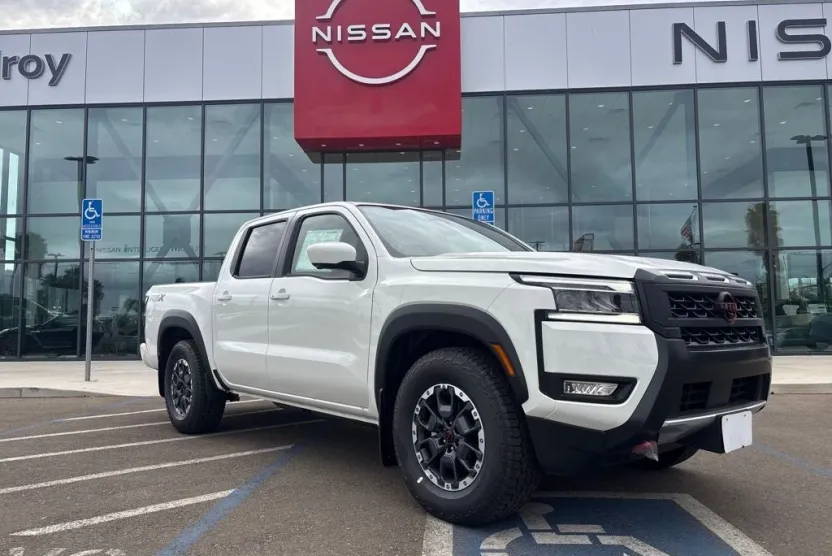 2025 Nissan Frontier Crew Cab PRO-X photo 1
