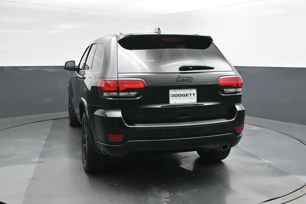 2021 Jeep Grand Cherokee Laredo X photo 1