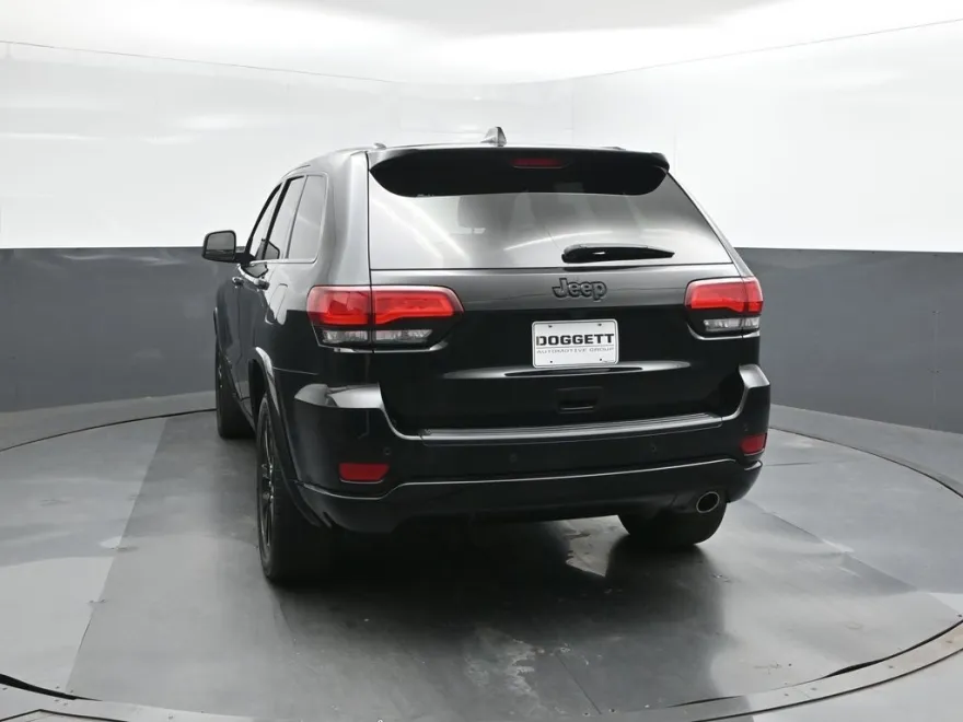 2021 Jeep Grand Cherokee Laredo X photo 1
