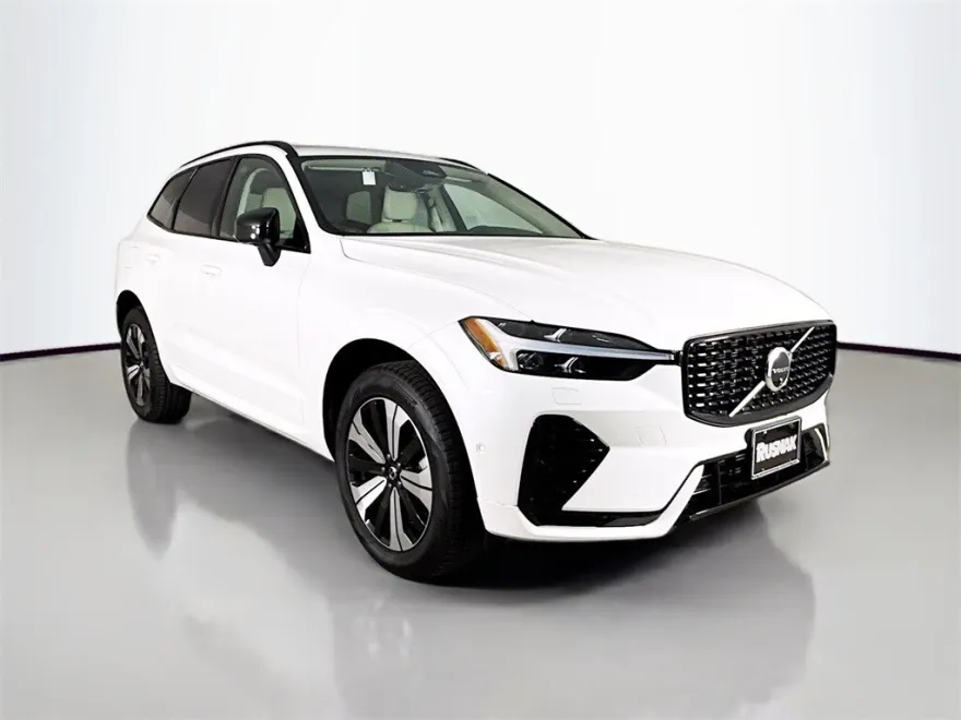 2025 Volvo XC60 Hybrid T8 Plus photo 1