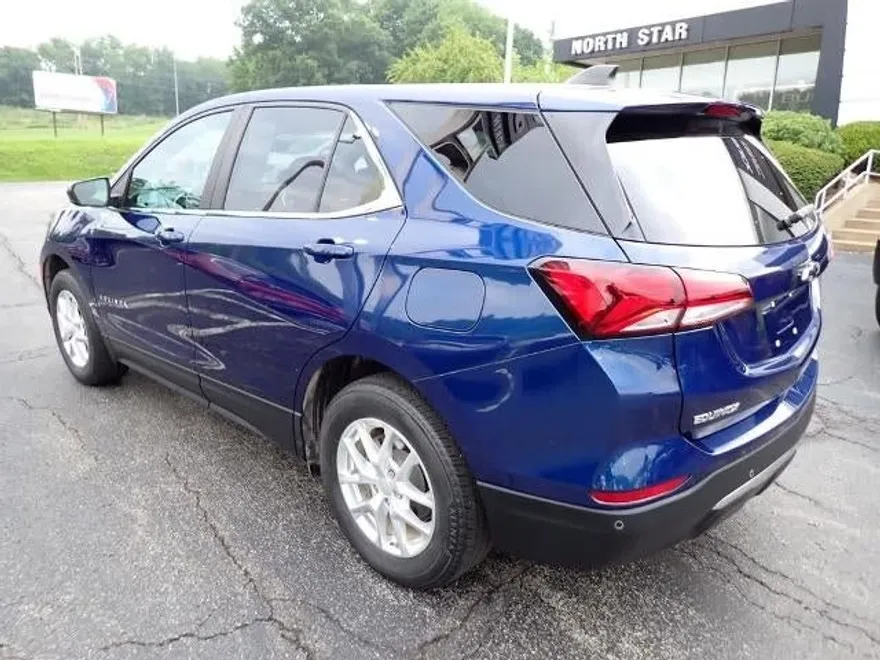 2022 Chevrolet Equinox LT photo 1