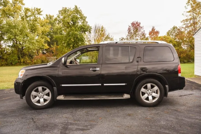 2011 Nissan Armada SL photo 1