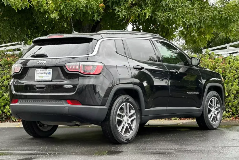 2020 Jeep Compass Latitude photo 1