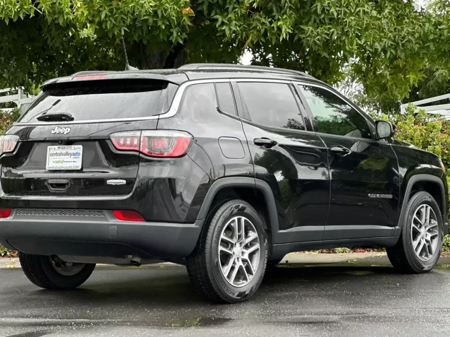 2020 Jeep Compass Latitude photo 1