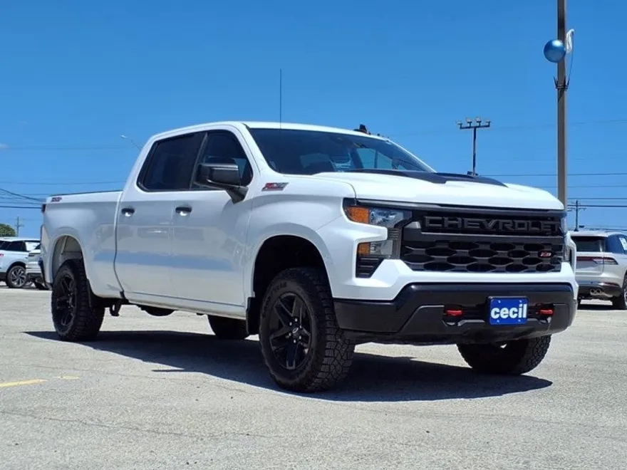2023 Chevrolet Silverado 1500 Custom Trail Boss photo 1