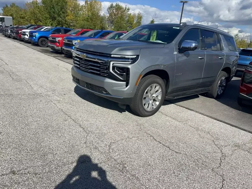 2025 Chevrolet Tahoe Premier photo 1