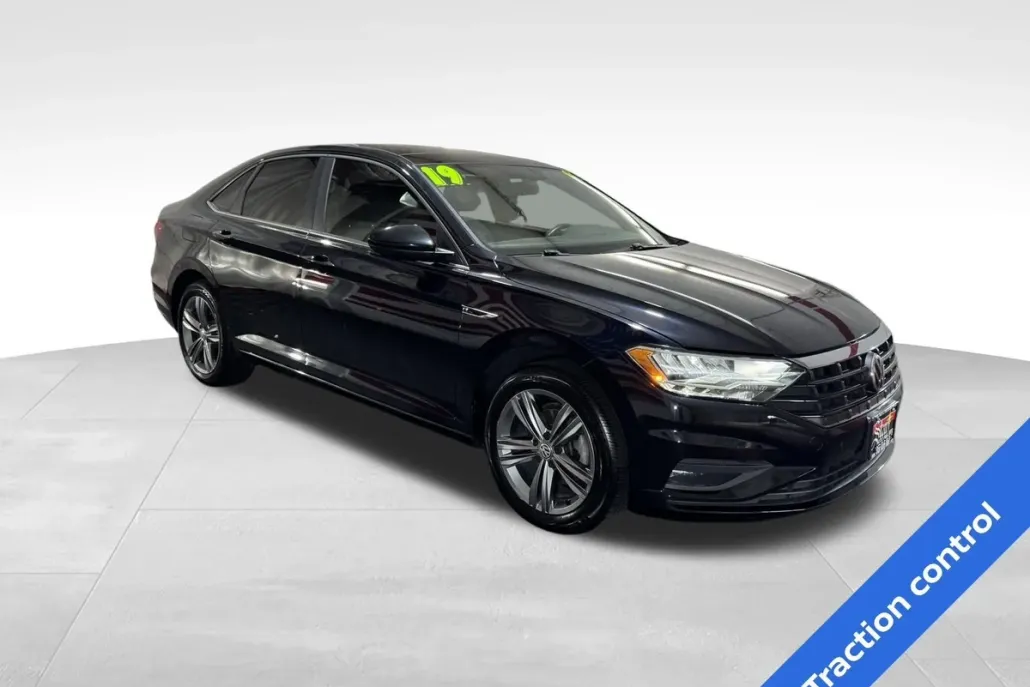 2019 Volkswagen Jetta R-Line photo 1