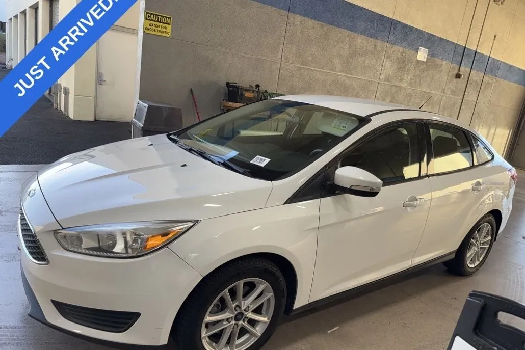 2017 Ford Focus SE photo 1