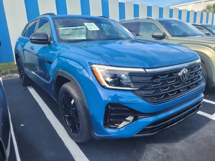 2025 Volkswagen Atlas Cross Sport SEL R-Line photo 1