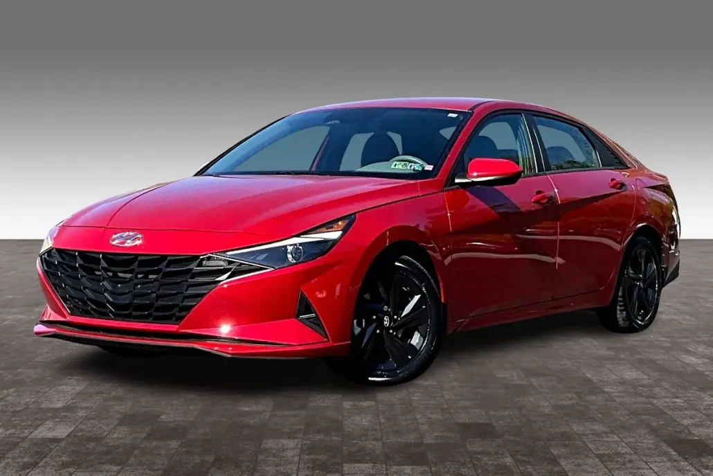 2023 Hyundai Elantra SEL photo 1