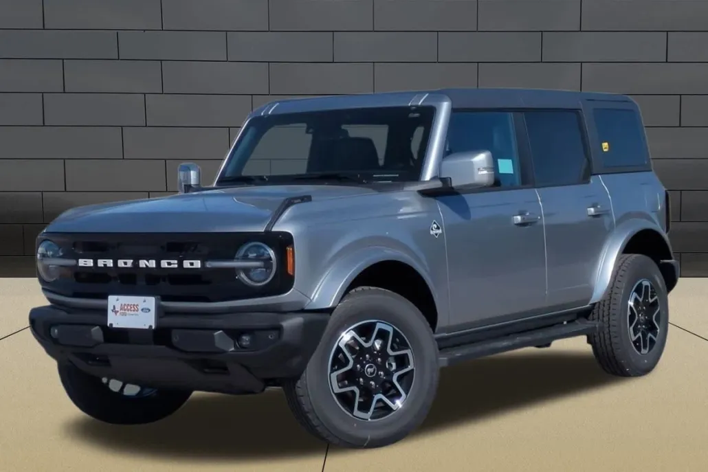 2024 Ford Bronco Outer Banks photo 1