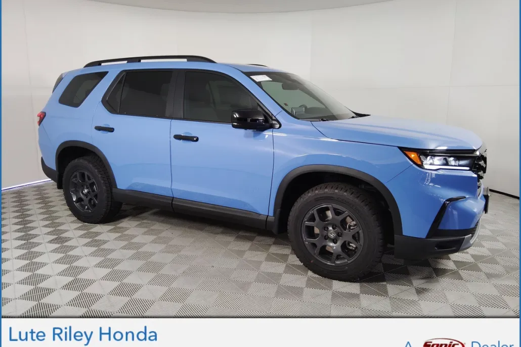 2025 Honda Pilot TrailSport photo 1