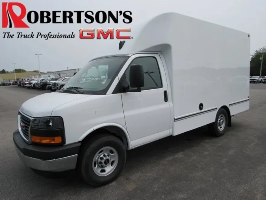2025 Gmc Savana Cutaway 3500 photo 1