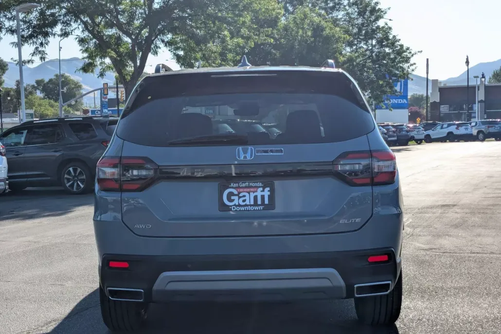 2025 Honda Pilot Elite photo 1