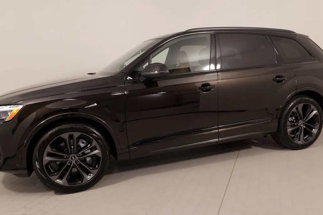 2025 Audi Q7 55 Prestige photo 1