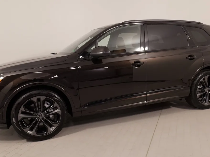 2025 Audi Q7 55 Prestige photo 1