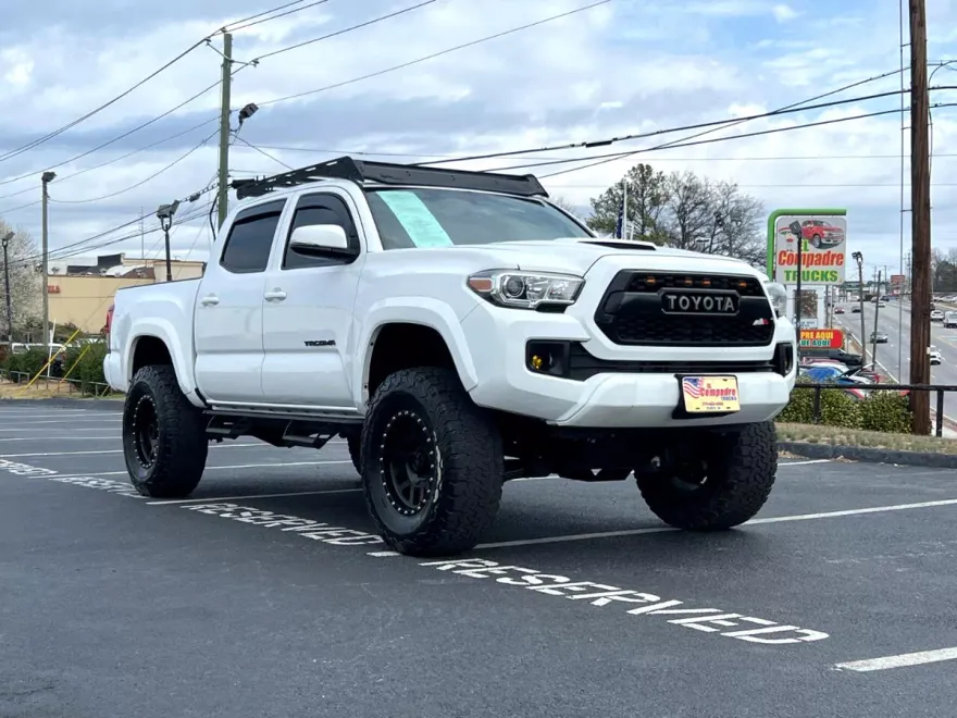 2017 Toyota Tacoma SR5 Double Cab Long Bed photo 1