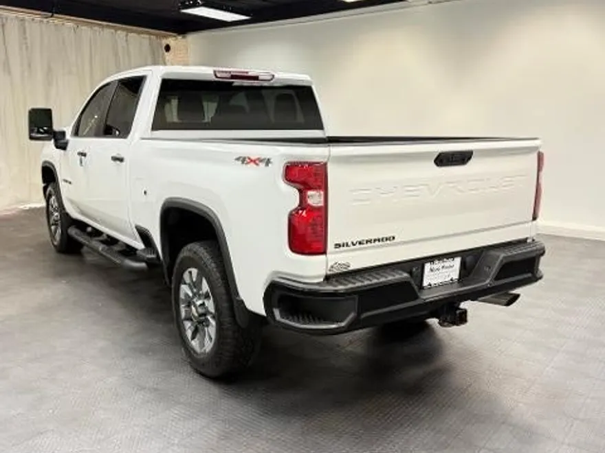2023 Chevrolet Silverado 2500HD Custom photo 1