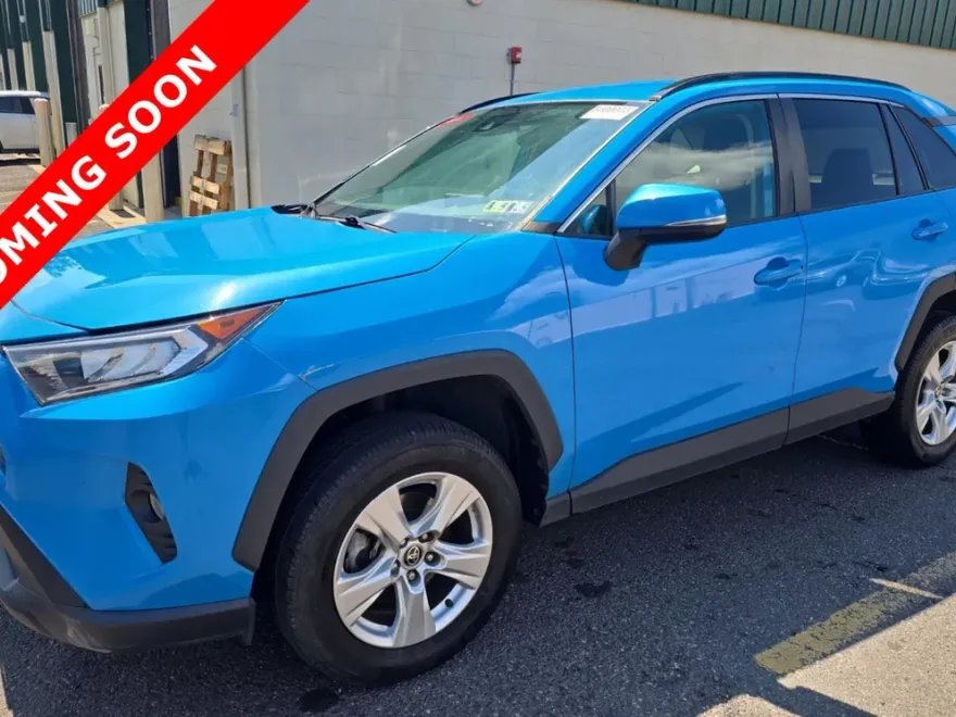2021 Toyota RAV4 XLE photo 1
