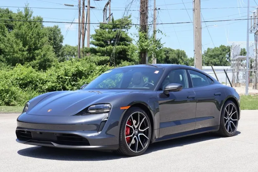 2023 Porsche Taycan 4S photo 1