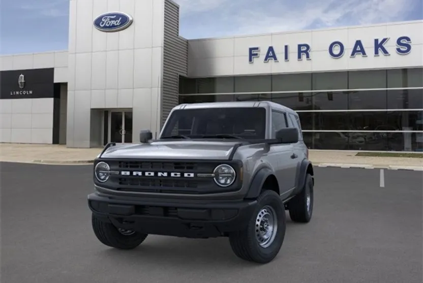 2025 Ford Bronco Base photo 1