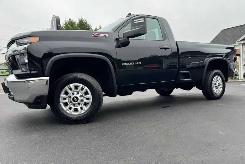 2022 Chevrolet Silverado 2500HD LT photo 1