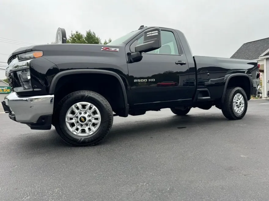 2022 Chevrolet Silverado 2500HD LT photo 1