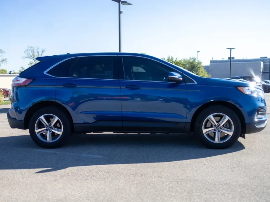 2020 Ford Edge SEL photo 1