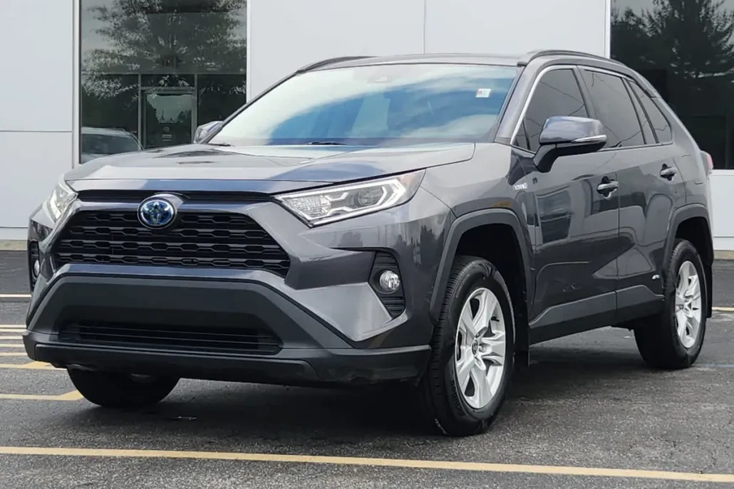 2021 Toyota RAV4 Hybrid XLE photo 1