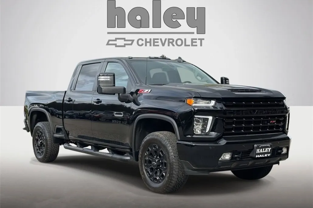 2023 Chevrolet Silverado 3500HD LT photo 1