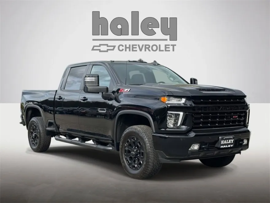 2023 Chevrolet Silverado 3500HD LT photo 1