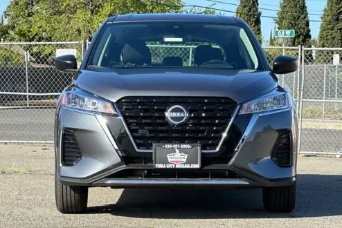 2025 Nissan Kicks Play S photo 3