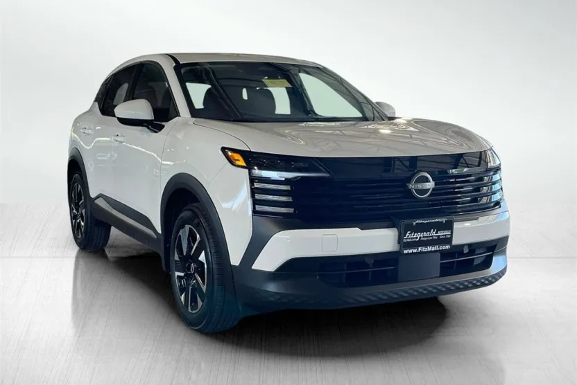 2025 Nissan Kicks SV photo 1
