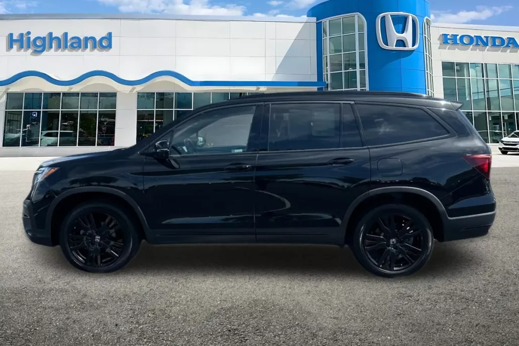 2022 Honda Pilot Black Edition photo 1