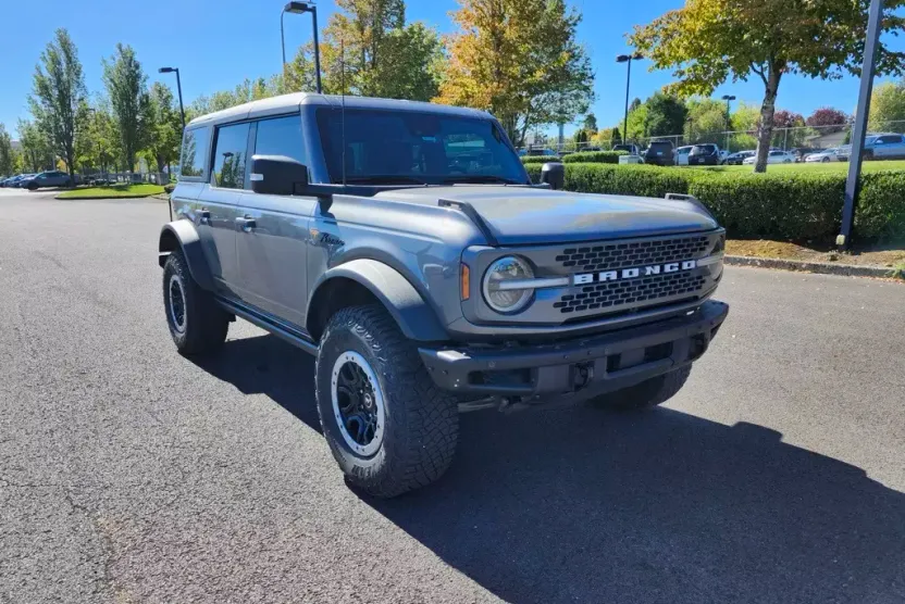 2022 Ford Bronco Badlands photo 1