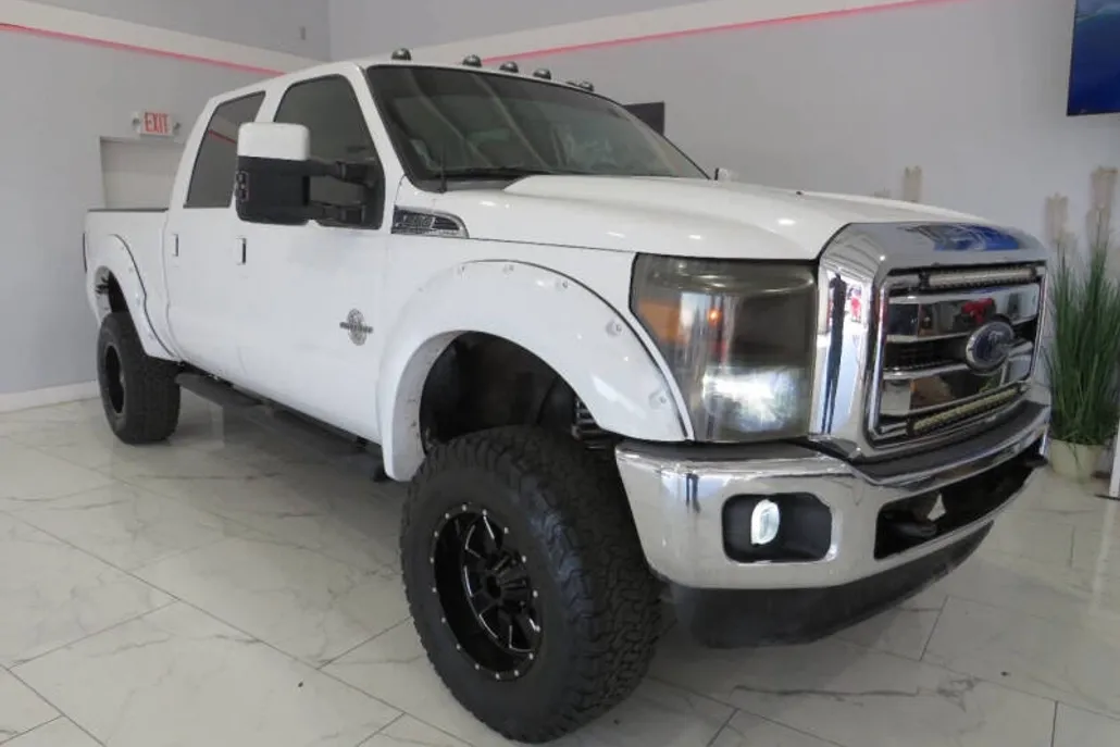 2015 Ford F-250 Lariat photo 1