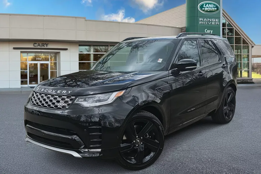 2025 Land Rover Discovery Metropolitan Edition photo 1