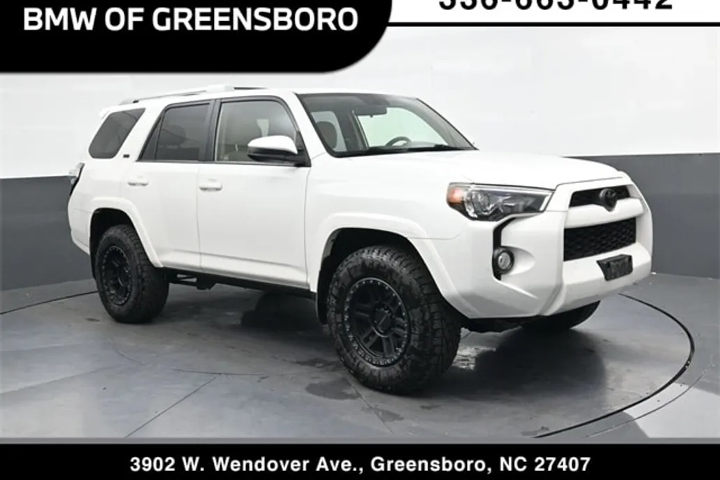 2016 Toyota 4Runner SR5 4WD photo 1