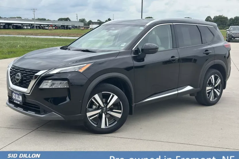 2023 Nissan Rogue SL photo 1