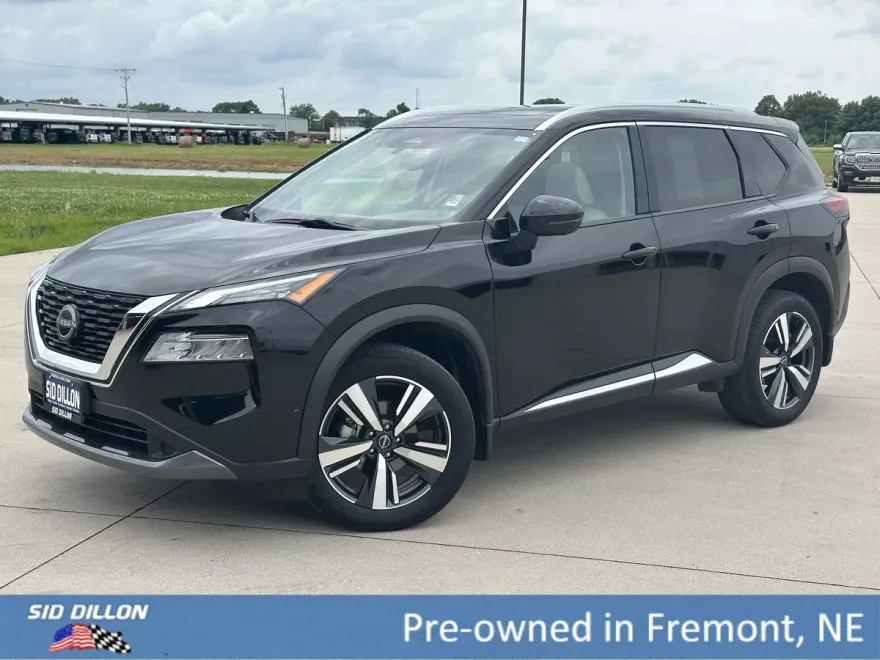 2023 Nissan Rogue SL photo 1