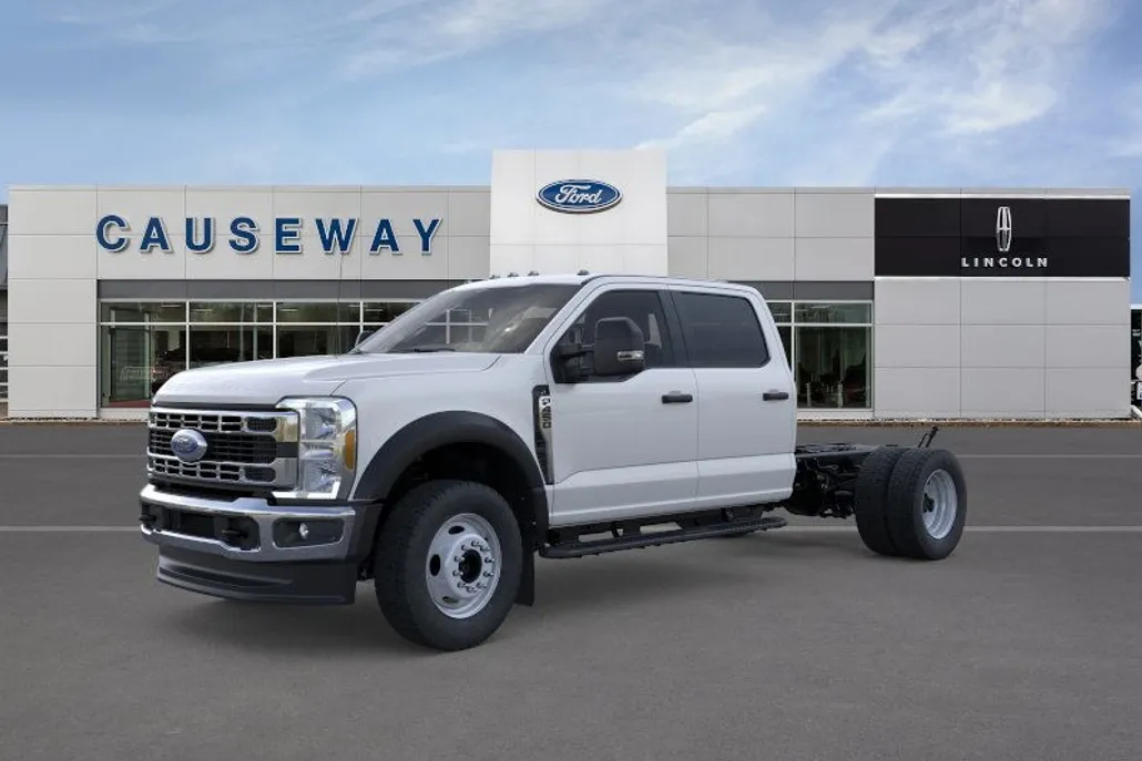 2025 Ford F-450 XL photo 1