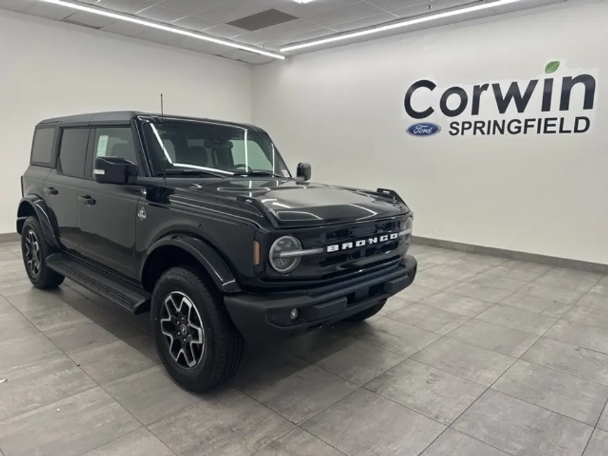 2025 Ford Bronco Outer Banks photo 1