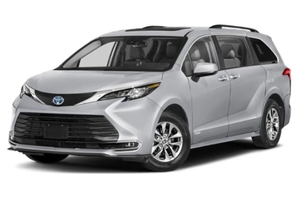 2025 Toyota Sienna XLE photo 1