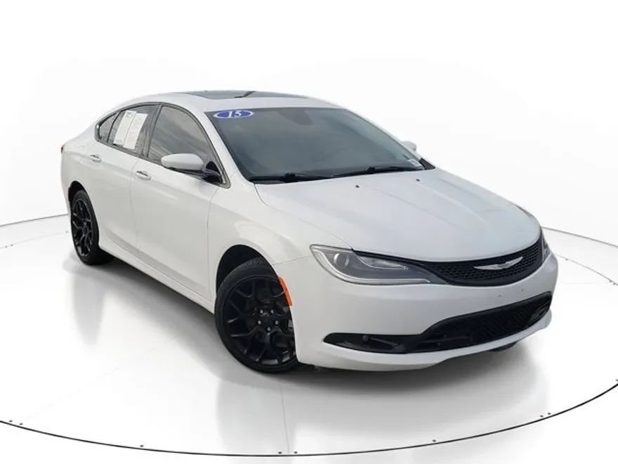 2015 Chrysler 200 C photo 1